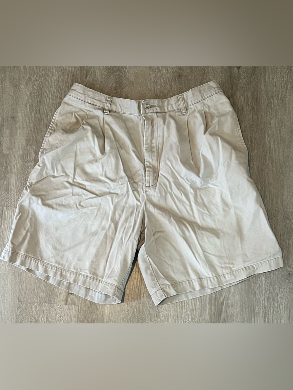 Vintage CHAPS Ralph Lauren Men’s Flat Front Chino Shorts in Light Tan